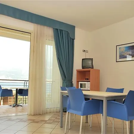 Residence Rosemary Brenzone sul Garda Room photo