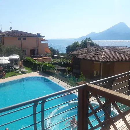 Residence Rosemary Brenzone sul Garda Room photo