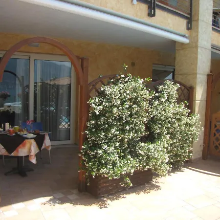 Residence Rosemary Brenzone sul Garda Exterior photo