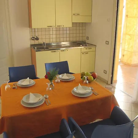 Residence Rosemary Brenzone sul Garda Exterior photo